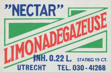 716285 Etiket voor flessen Limonadegazeuse van “Nectar , [Limonadefabriek, Bremstraat 4] te Utrecht.
